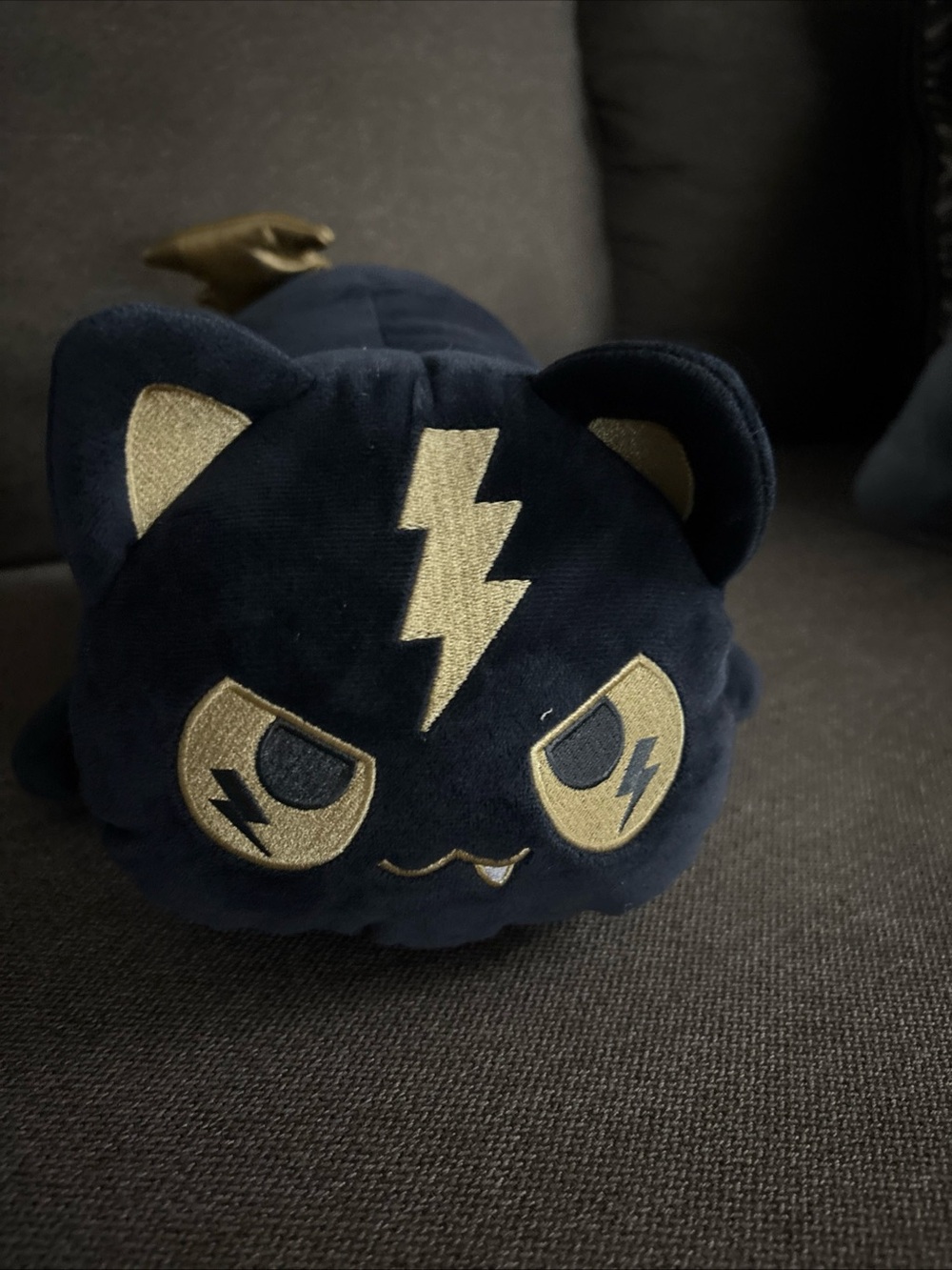 Aphmau MeeMeows 6" Mystery Plush Litter 8 Elemental Lightning Cat